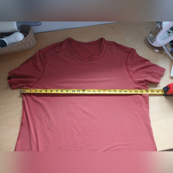 LULULEMON Red Orange V Neck Tee Shirt Men No Size Tag (XXL) See Measures - Picture 6 of 7